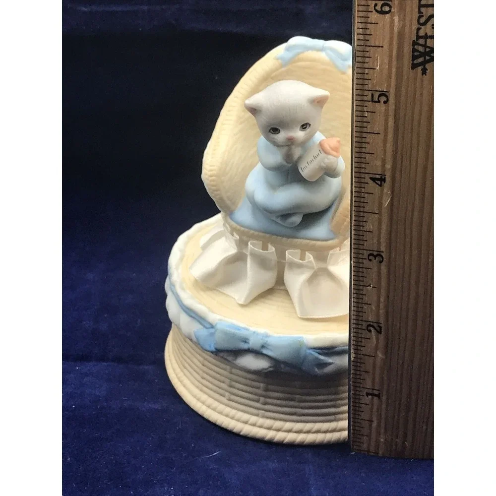 Schmid KITTY CUCUMBER Music Box Baby‎ Kitten Rocking Chair